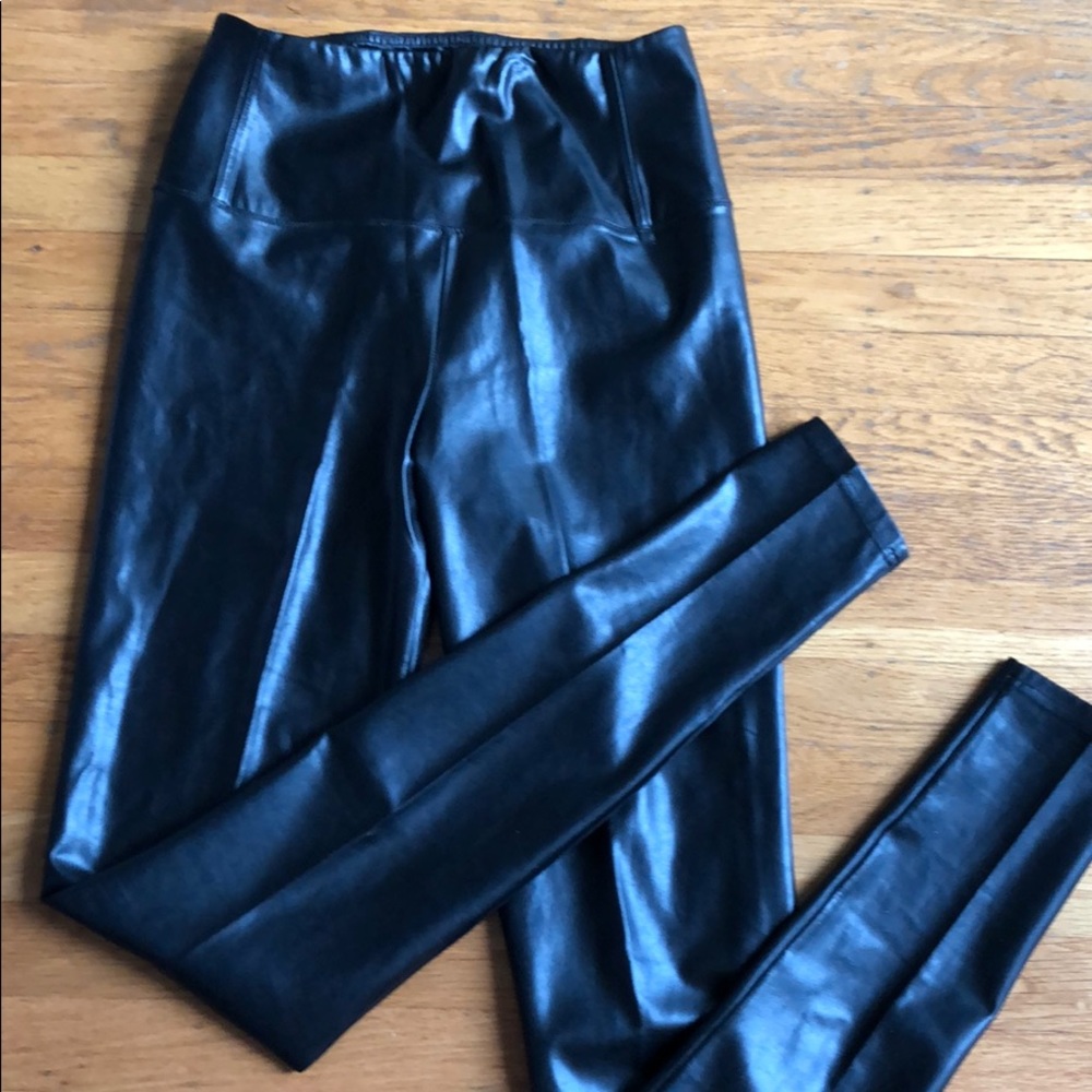 Aritzia wilfred daria faux leather legging pants M